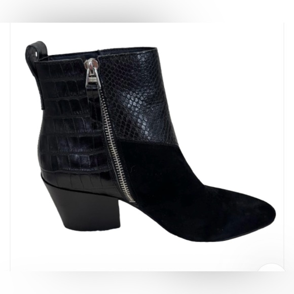 Size 7.5 Dolce Vita Black Textured Ankle Booties - Picture 2 of 8